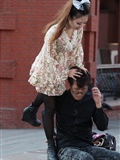 [online collection] sister Heisi riding on a man's shoulder on August 21, 2013(6)